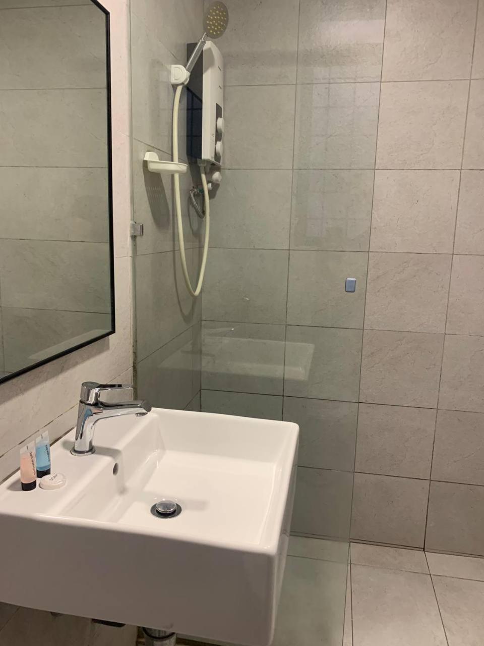 The Daily Hotel コタキナバル エクステリア 写真